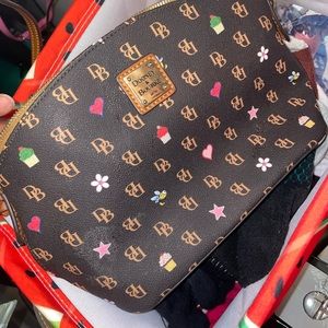 authentic dinner crossbody has an interior stain from lipgloss